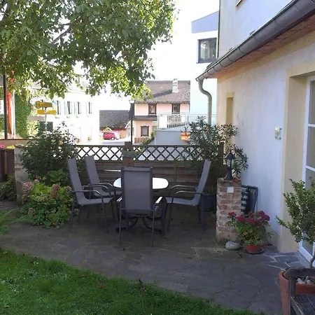 Nyaraló To The Old Forge Artstetten